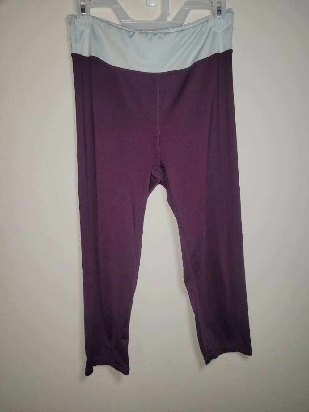 Adore Me Plum XL cropped workout leggings
